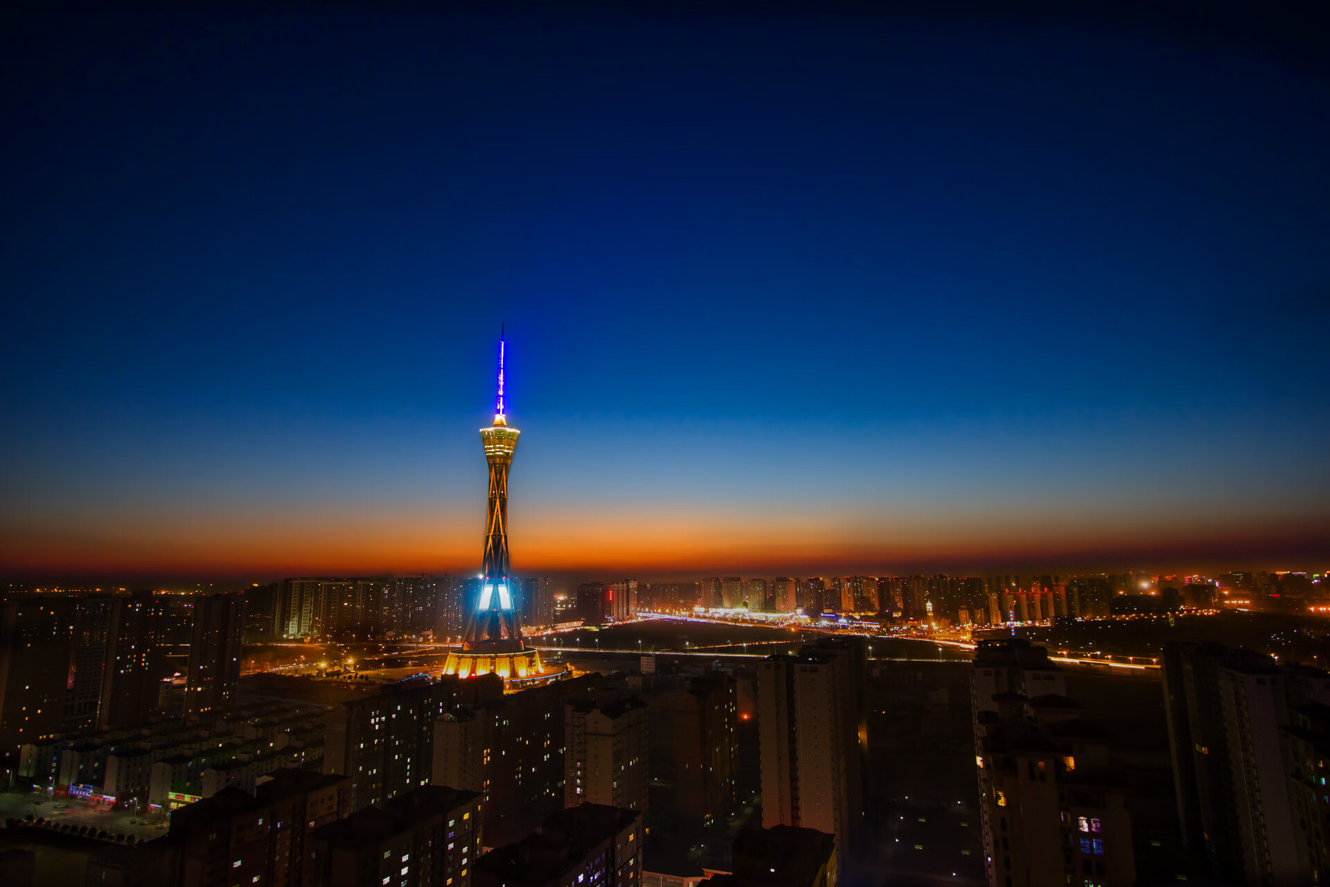 _疯狂轮滑嘉年华：趣味与速度共存_，疯狂轮滑老奶奶下载