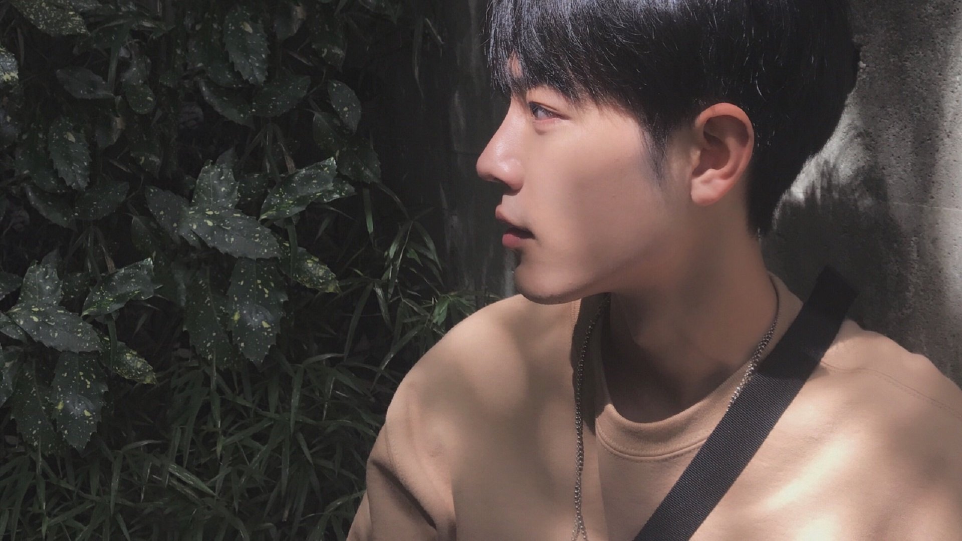 拜仁门将诺伊尔再现世界级扑救,诺伊尔在拜仁的地位