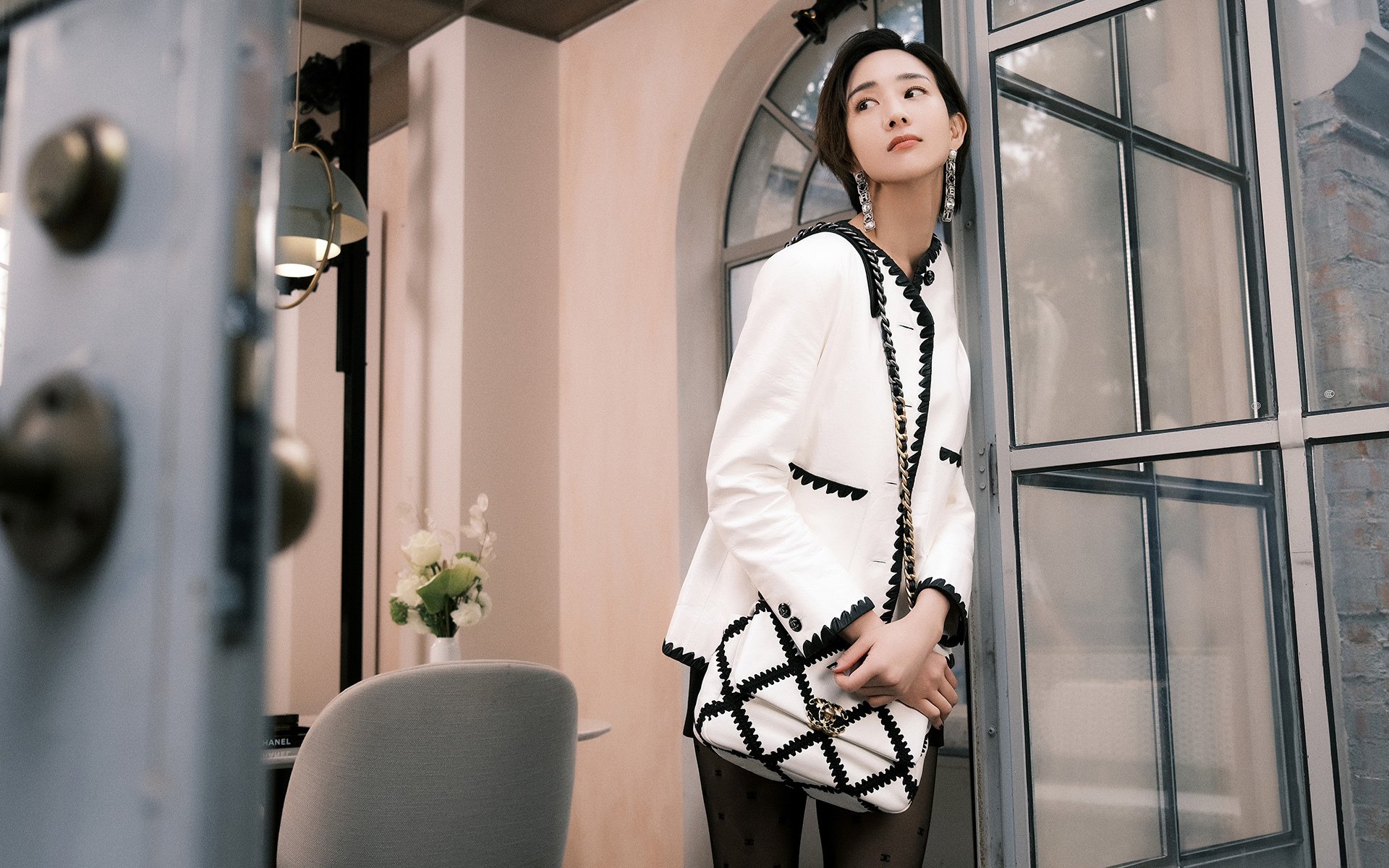 威少称愿做场上发动机组织全队，威少的动作