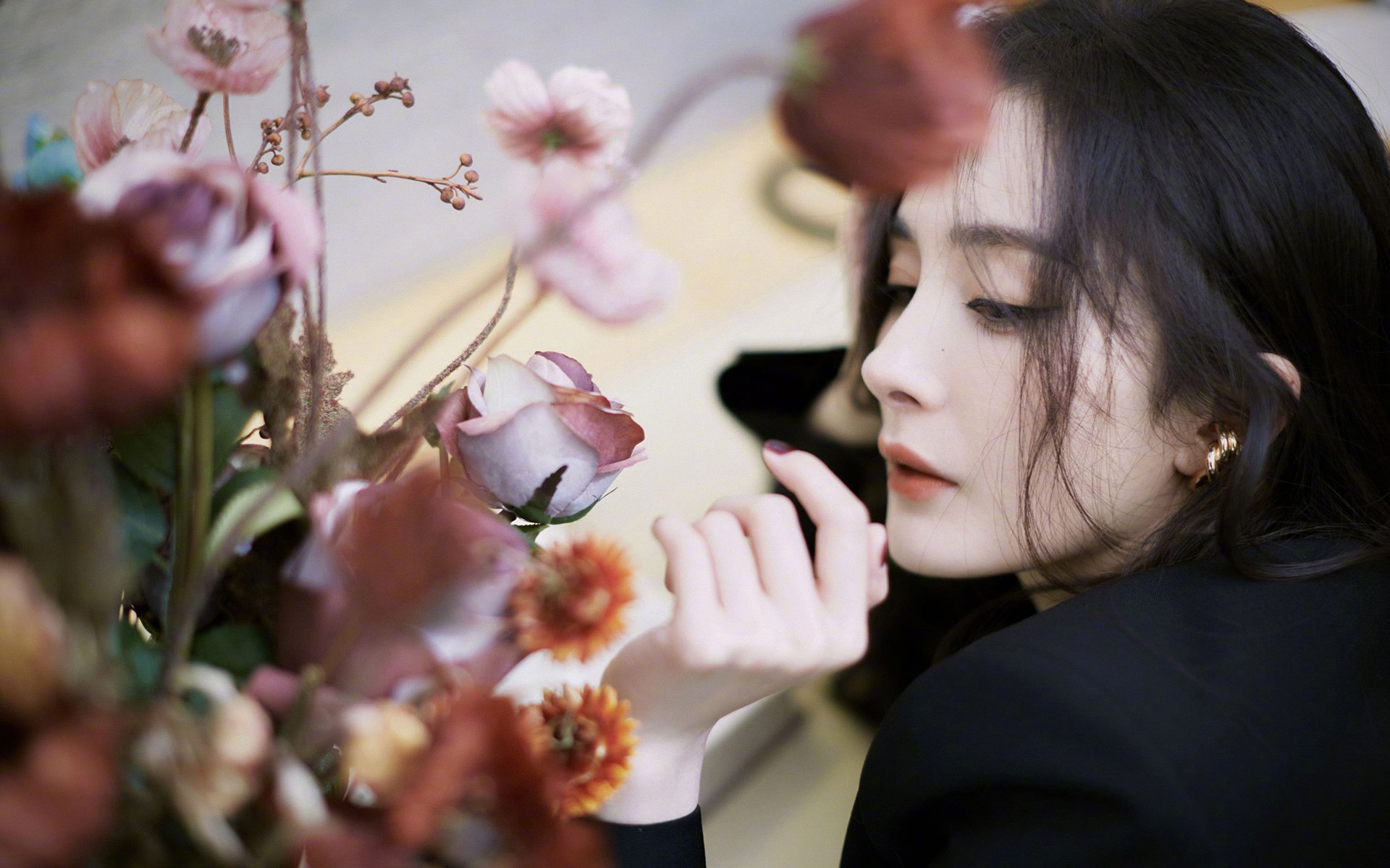 李冰洁挑战世界强敌展现中国速度,李冰洁比赛